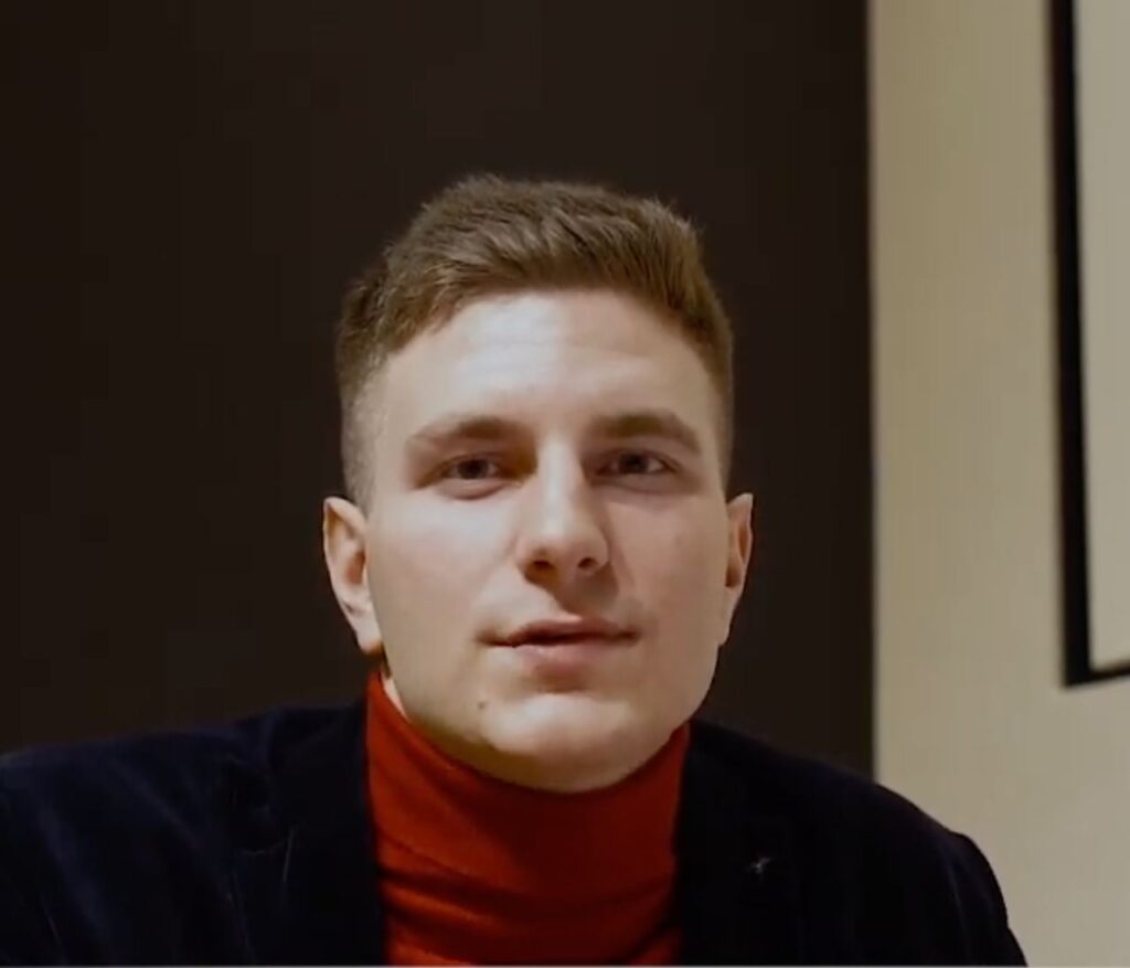 Специалист помогает открыть ИП (JDG) в Польше и выбрать налоги